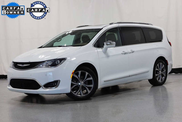 2018 Chrysler Pacifica Minivan Limited FWD photo