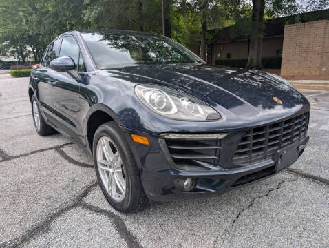 2018 Porsche Macan  AWD photo