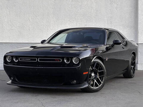 2015 Dodge Challenger R/T Scat Pack RWD photo