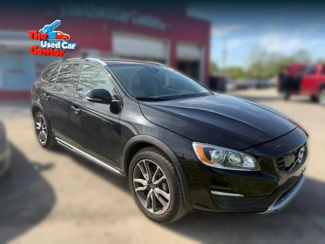 2017 Volvo V60 Cross Country  AWD photo