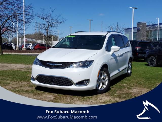 2018 Chrysler Pacifica Minivan Touring L Plus FWD photo