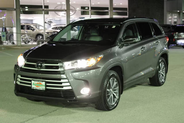 2018 Toyota Highlander XLE AWD photo