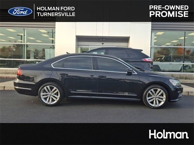 2018 Volkswagen Passat 2.0T SEL Premium FWD photo