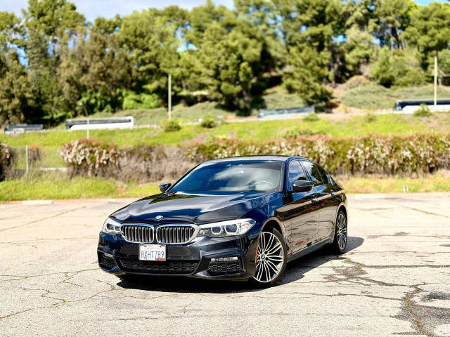 2018 BMW 5 Series 530e iPerformance RWD photo