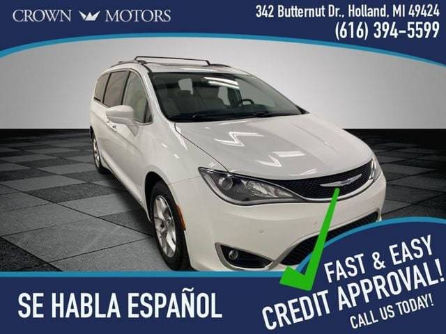 2018 Chrysler Pacifica Minivan Touring L Plus FWD photo
