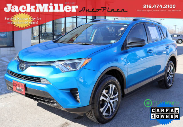 2018 Toyota RAV4 LE FWD photo