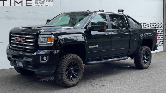 2018 GMC Sierra 2500HD SLT 4WD photo