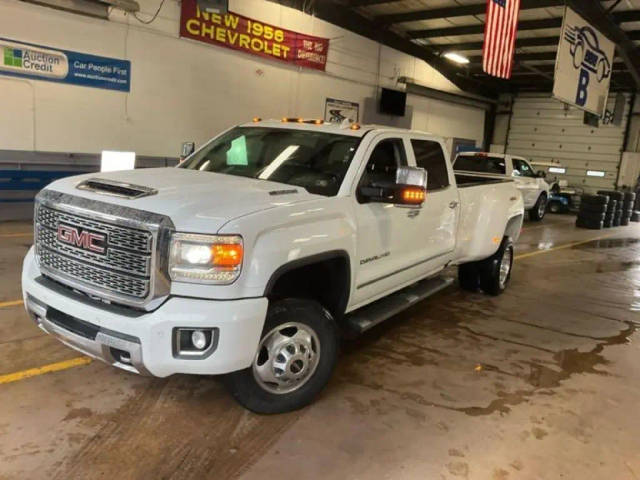 2019 GMC Sierra 3500HD Denali 4WD photo