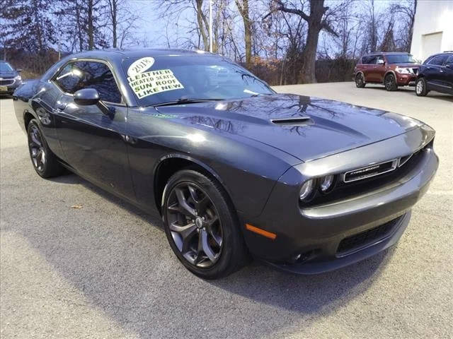 2018 Dodge Challenger SXT Plus RWD photo