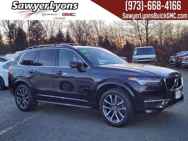 2019 Volvo XC90 Momentum AWD photo