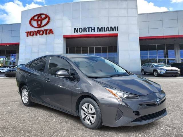 2018 Toyota Prius Three FWD photo