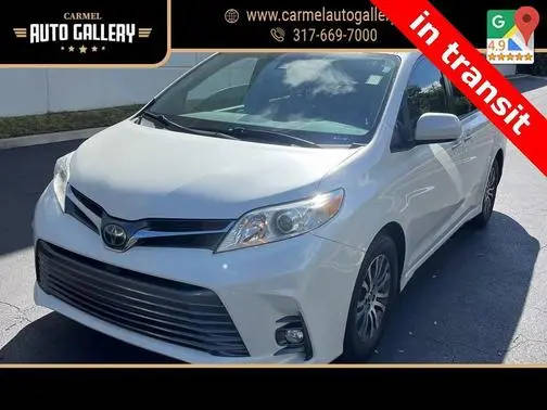 2018 Toyota Sienna XLE FWD photo