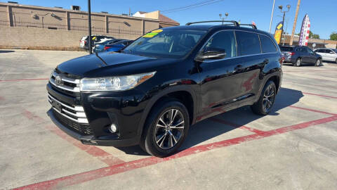 2018 Toyota Highlander LE Plus FWD photo