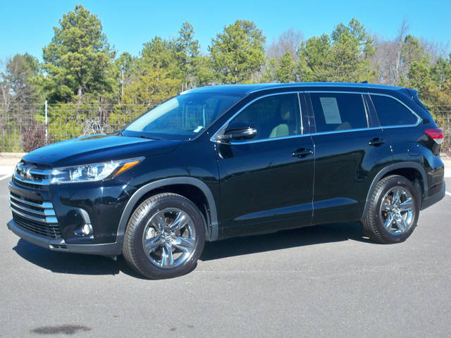 2018 Toyota Highlander Limited Platinum FWD photo