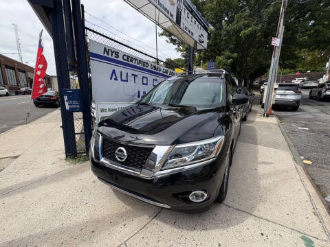 2015 Nissan Pathfinder SV 4WD photo