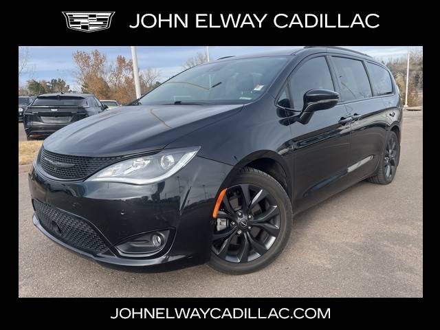 2018 Chrysler Pacifica Minivan Limited FWD photo