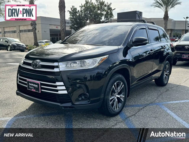 2018 Toyota Highlander LE FWD photo