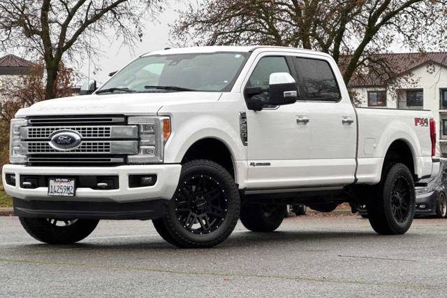 2018 Ford F-250 Super Duty Platinum 4WD photo