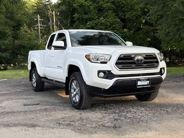 2018 Toyota Tacoma SR5 4WD photo