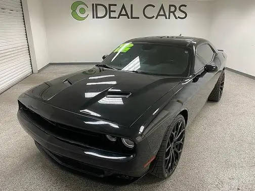2018 Dodge Challenger SXT Plus RWD photo