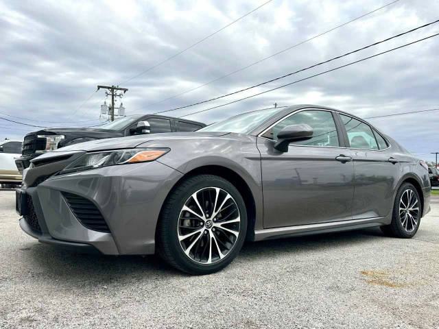 2018 Toyota Camry SE FWD photo