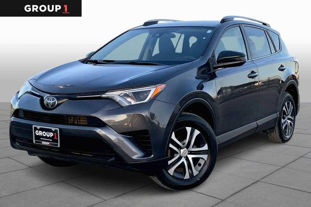 2018 Toyota RAV4 LE FWD photo