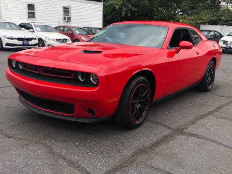 2018 Dodge Challenger SXT RWD photo