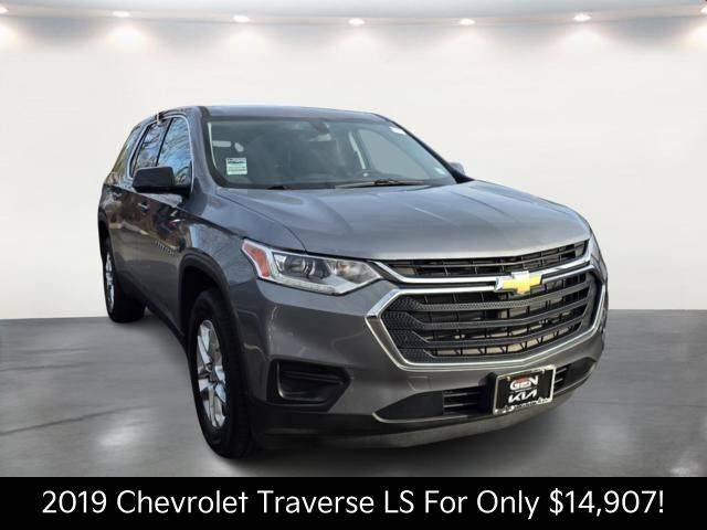 2019 Chevrolet Traverse LS FWD photo