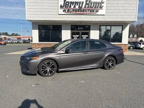 2018 Toyota Camry SE FWD photo