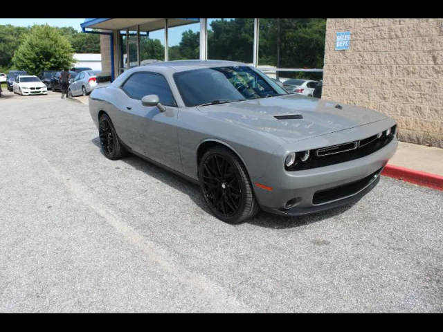 2018 Dodge Challenger SXT RWD photo