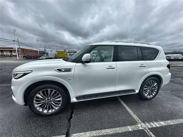 2018 Infiniti QX80  4WD photo