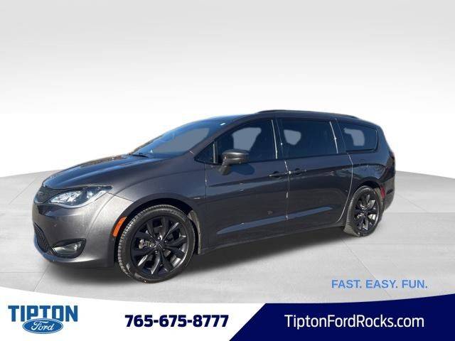 2018 Chrysler Pacifica Minivan Touring L Plus FWD photo