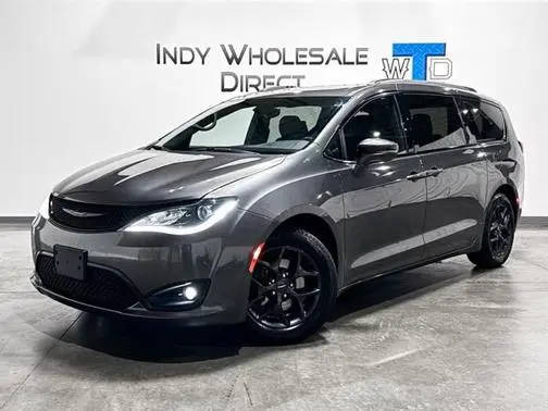 2018 Chrysler Pacifica Minivan Limited FWD photo