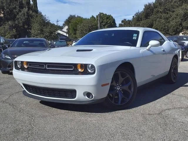 2018 Dodge Challenger SXT Plus RWD photo