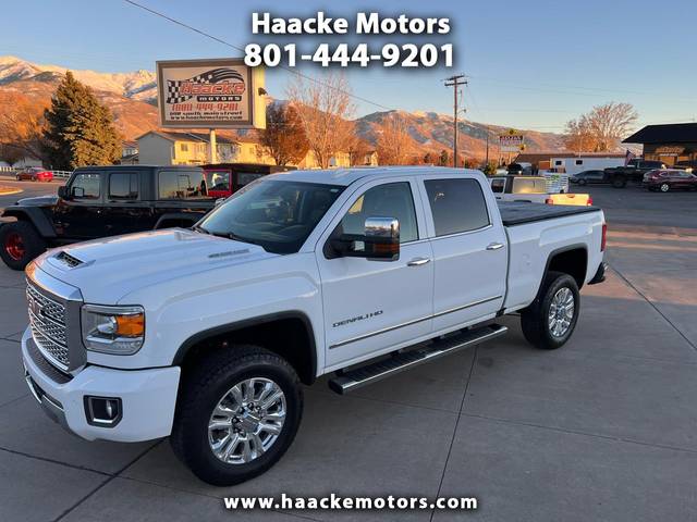 2019 GMC Sierra 2500HD Denali 4WD photo