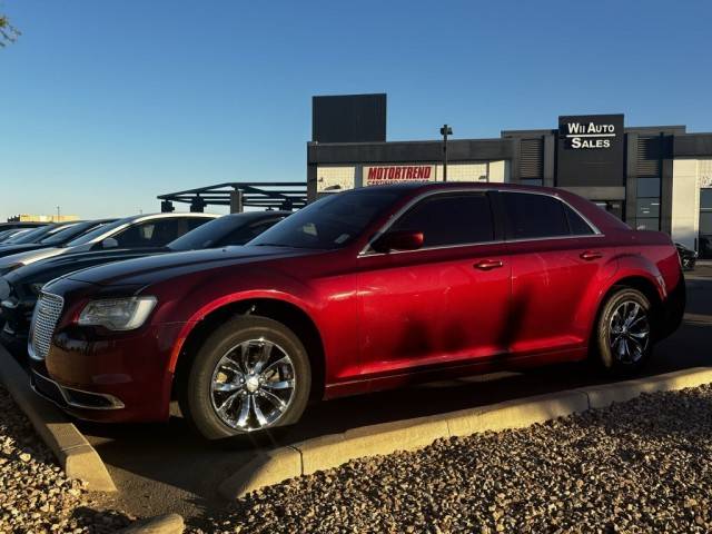 2018 Chrysler 300 Touring RWD photo