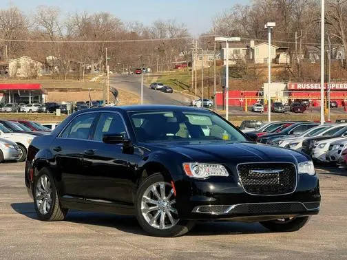 2018 Chrysler 300 Touring AWD photo