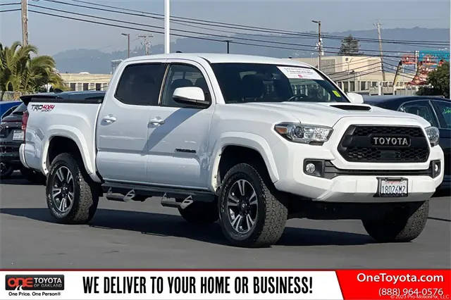 2018 Toyota Tacoma TRD Sport 4WD photo