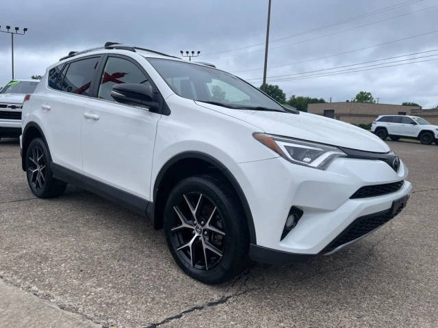 2018 Toyota RAV4 SE AWD photo
