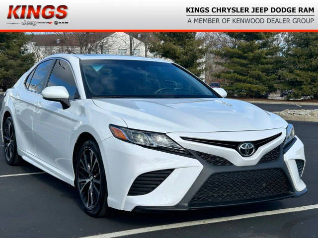 2018 Toyota Camry SE FWD photo