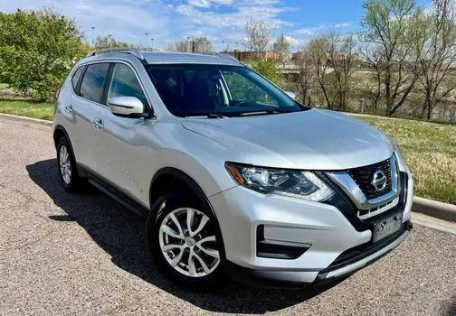2017 Nissan Rogue SV AWD photo