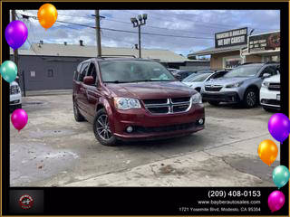 2017 Dodge Grand Caravan SXT FWD photo