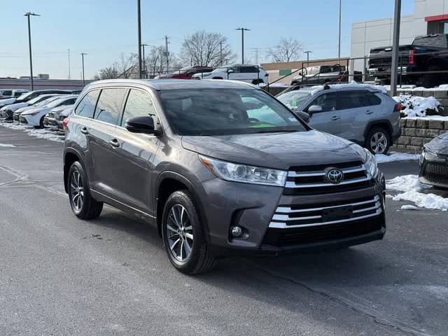 2017 Toyota Highlander XLE AWD photo