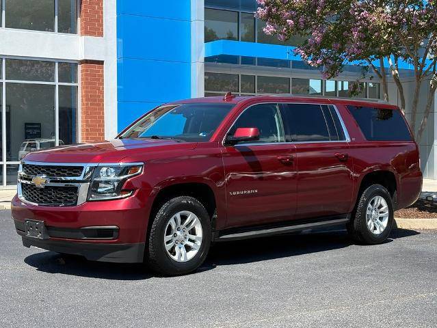 2017 Chevrolet Suburban LT 4WD photo