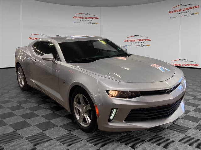 2018 Chevrolet Camaro 1LT RWD photo