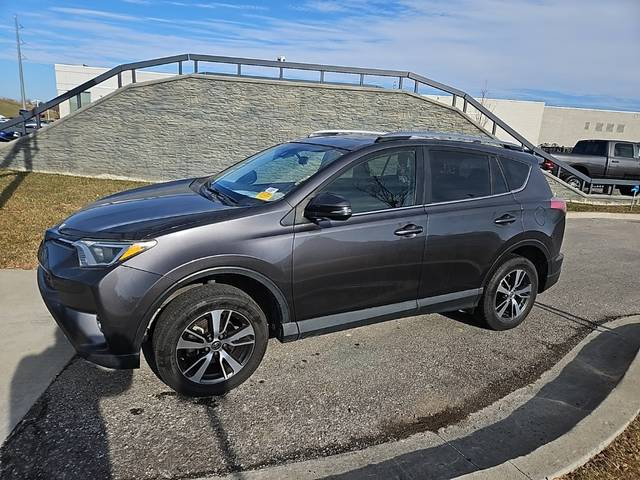 2018 Toyota RAV4 XLE FWD photo