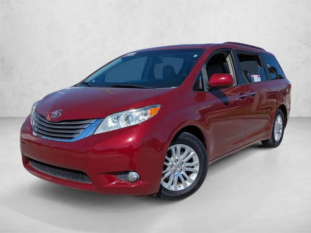 2015 Toyota Sienna XLE FWD photo