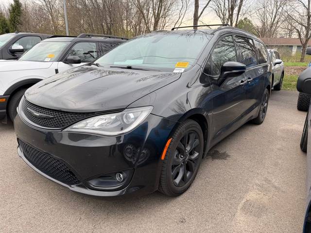 2018 Chrysler Pacifica Minivan Limited FWD photo