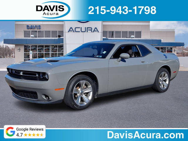 2018 Dodge Challenger SXT RWD photo