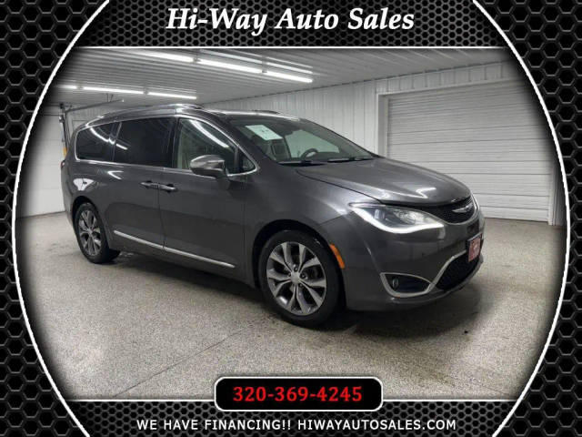 2018 Chrysler Pacifica Minivan Limited FWD photo